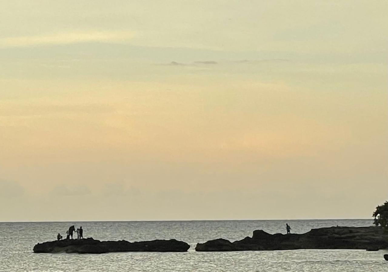 Seashore Vacation Home, Oceanpointe, Lucea, Jamaica * Lucea